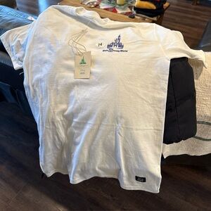 Disney Parks 2022 50th Anniversary Magic Kingdom Vans Of The Wall T-Shirt M NEW